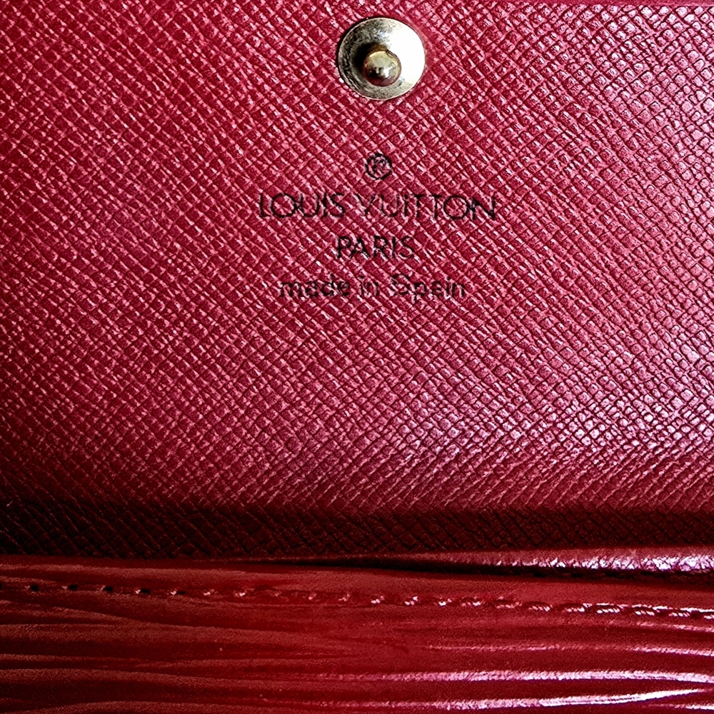 Louis Vuitton Vintage Red Epi 4 Key Holder - Picture 6 of 15